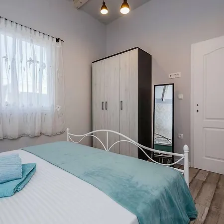 Tereza Nyaraló Trogir